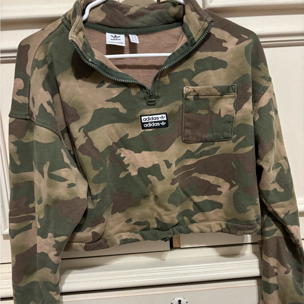 adidas camo crop crewneck size medium